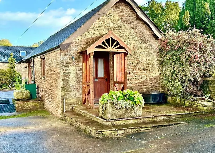 Detached One Level Stone Barn