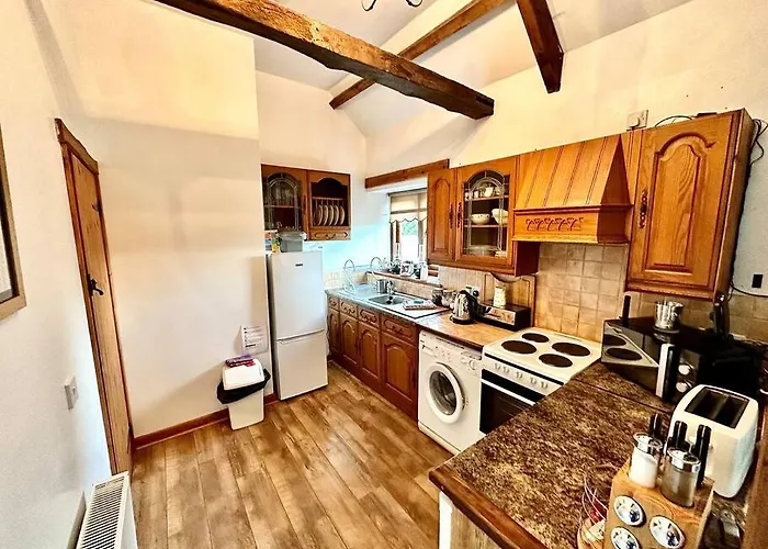Detached One Level Stone Barn