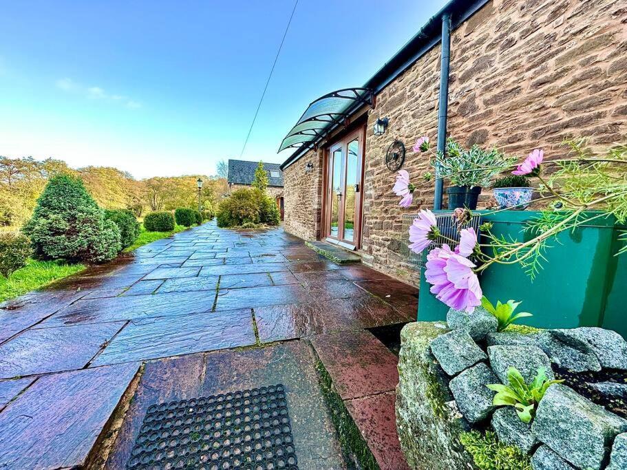 Detached One Level Stone Barn Holiday home