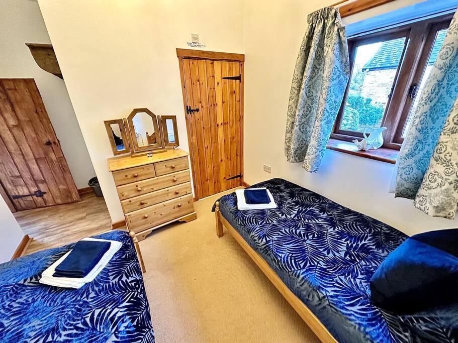 Detached One Level Stone Barn Holiday home