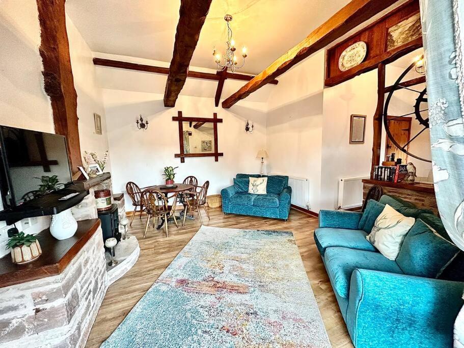 Detached One Level Stone Barn Holiday home *